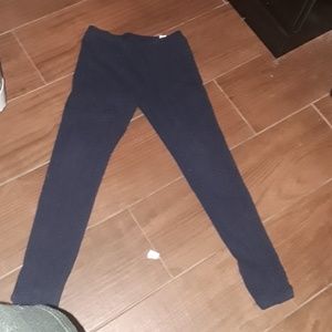 A pair of perfect legging